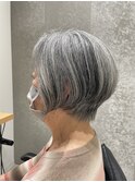 立体感のあるショートスタイル