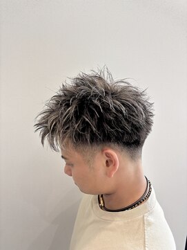 タブーオー(TABOO.O) 束感フェードショートホワイトメッシュ