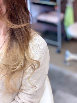 ヘアーメイク リボーン ムーヴ(hair make re:bbon move) 毛先グラデーション×スモーキートパーズ