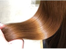 ネイビー グラ ヘアー ストーリー(NAVY gra HAIR STORY)の雰囲気（美容業界最上質ヘアケアシステム”Aujua”で美しい髪をご提案♪）