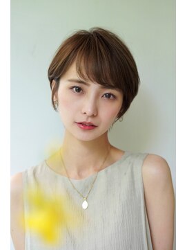 ノーヴェ(Nove) パーソナルカラー診断　秋タイプ　カーキベージュ＆大人ショート