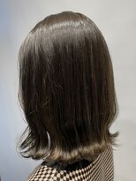 ヘアデザイン ファブロ(hair design FABRO.) グレージュ/オリーブベージュ/透け感カラー/くびれヘア/韓国風