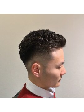 エフィル(EFILL) 宮城リョータ風パーマのスキンフェード