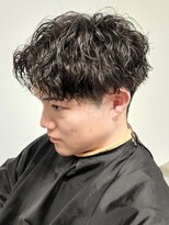 ニアウ 太田店(Niau)&nbsp;センターパートツイストスパイラルパーマメンズ波巻きパーマ