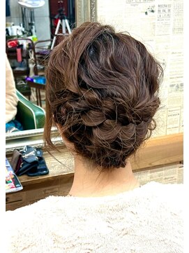 ベルナ(BELUNA) 編み込みゆるふわアレンジ☆2