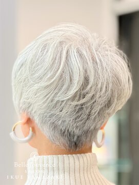 サロンイクエヤマザキ 麻布十番(SALON IKUE YAMAZAKI) グレイヘア ショートカット