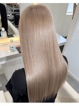 スパーブ(SUPERB)の写真/高濃度髪質改善成分で内側から補修し、指通りなめらかな艶髪へ導く髪質改善トリートメント。