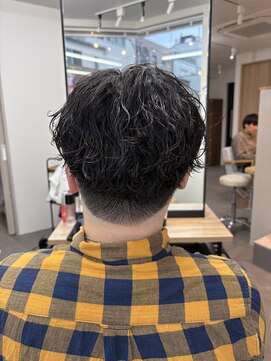 ヒストリー 元住吉(HISTORY) 刈り上げニュアンスパーマ メンズショート