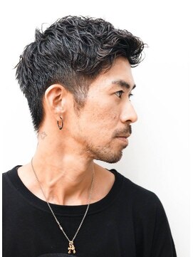 メリケンバーバーショップ コウベ(MERICAN BARBERSHOP KOBE) ネープレスツーブロックウェットアップバングパーマ@1