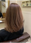 ピンクベージュ