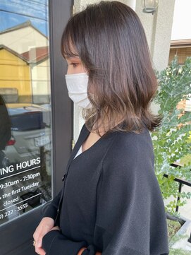 ブランココ(BlanCoCo) 外ハネミディアム＊ベージュカラー