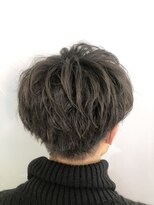 ネオリーブエクラ 上野御徒町店(Neolive eclat)&nbsp;刈り上げマッシュグレーベージュカラー韓国ヘアーアップバング
