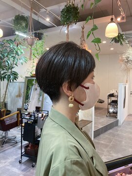 タオ(tao) 刈り上げショート