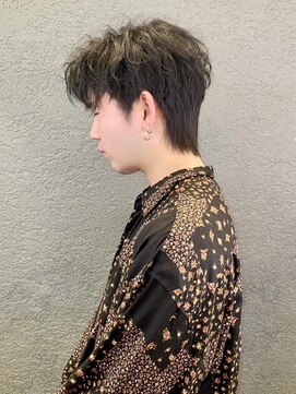 ラヴリア クルメ(LOVERIA KURUME) ウルフカット（ダウンパーマ）