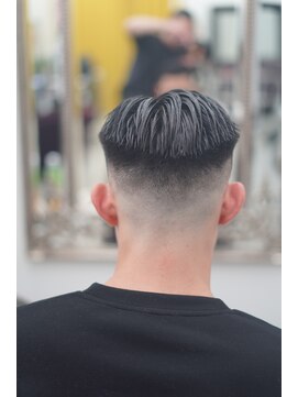 グランクラブ(GRANCLUB) カット　パーマ　フェード　シェービング　ヘッドスパ