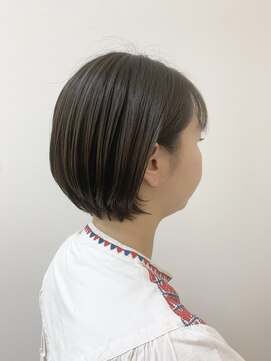 ミミ(MIMI) ショートボブ×オリーブカラー