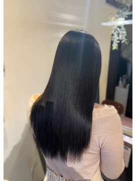 大人髪を美しく整える、ツヤ髪質改善