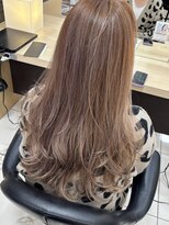 キャパ 秦野(CAPA)&nbsp;ミルクティーベージュ/グレージュ/白髪ぼかしハイライト/秦野