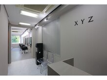 エクシーズ 新宿(XYZ)の雰囲気（ご自宅でもケアができる商材多数取り揃えてます♪全決済方法可能）