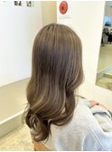 透明感ベージュ
