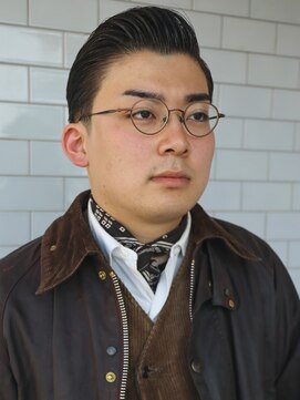 サンディーズバーバーショップ(Sandees) クラシカル七三オールバックフェード黒髪短髪