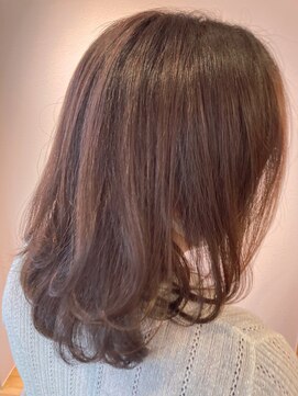 リディア(Lydia) ゆるふわモテ小顔ミディ