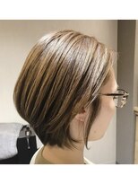 カミケンガレリア(kamiken. galleria)&nbsp;ナチュラル束感かわいい美髪ふんわりボブ【カミケンガレリア】