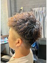 カスミ 霞(KASUMI)&nbsp;フェードonツイスト。　20代/30代/社会人/フェード/ツイスト