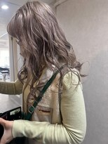 ニィ(2iee.)&nbsp;ハニーグレージュ