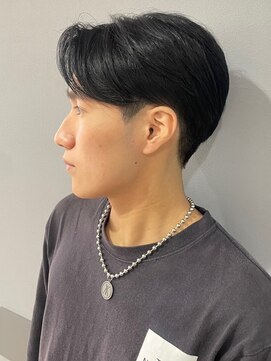 エクシア 西梅田店(EXCIA) 【爽やか黒髪スタイル】センターパート×ツーブロック