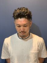 サン ビューティアンドバーバー(3 Beauty Barber)&nbsp;パーマ風やけどかけてないので普通にツーブロックのフェード