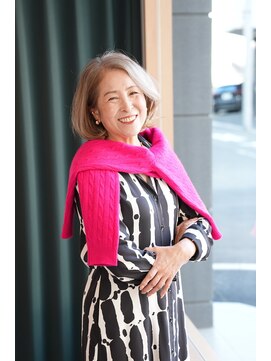 アヴァンス プロデュース バイ エガオ 大阪梅田店(AVANCE. PRODUCED by EGAO) 白髪活かしカラー＋アシンメトリーボブ【AVANCE produce by EGAO