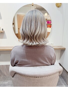 シア 新越谷店(SHEER) プラチナブロンド