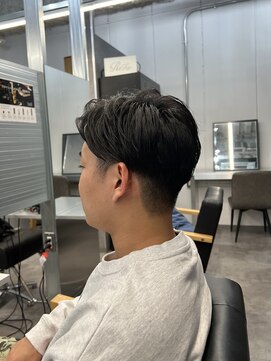 メンズサロン キング 梅田店(Men’s salon K!ng) ホワイトメッシュ/ツイスト/ツイスパ/パーマ/メンズ/眉毛