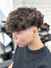 パーマスタイルにより垢抜け感を＊スペインカール、波巻き、ツイスパと相性のいい3Dハイライト◎(吉祥寺)