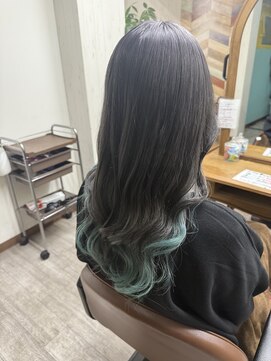 ヘアーメイク ラウラ(Hair+Make RauRa) シルバーとグリーンのグラデーション☆