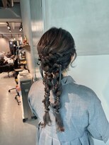 シャルムバイケンジ(Charm.by KENJE)&nbsp;【ツインポニーテール】結婚式/卒業式/銀座/ヘアセット/アレンジ