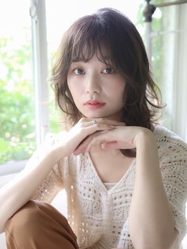 コム(com by neolive) ウルフテイストミディ　2毛先