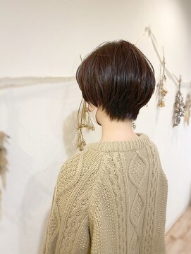 ルヴェール(Le Vert) シャープな襟足　大人可愛いマッシュショート　20代30代40代