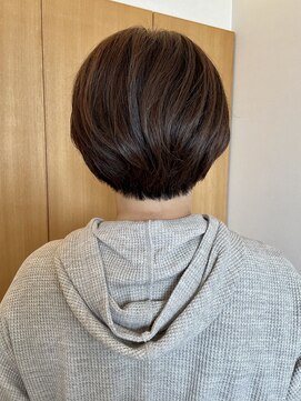 ヘアーウニール(Hair Unir) ダークなアッシュ系ショートボブ