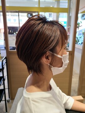 ヘアサロン R3 お手入れ簡単ショートヘアー17