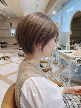 ロンド ストラーダ 心斎橋(Lond strada) 【津賀 涼】ショートグレージュカラーボブウルフココアベージュ