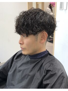 テン(TEN.) 色気スパイラルパーマ◎