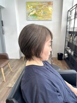 ハーツ(Heart's)&nbsp;大人ショートボブ×白髪ぼかしグレーカラー