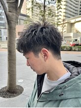 ソウスシア(SOURCE cia) 刈り上げ無造作束感ショート【佐藤和弥】