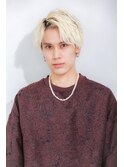 ショート×アップバング×ホワイト