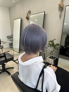 ケシキ(keshiki) ショートボブ×シルバーカラー