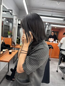 レブ 三条河原町(Reb,) 切りっぱなしボブ顎下ボブ結べるボブタッセルボブ透明感カラー