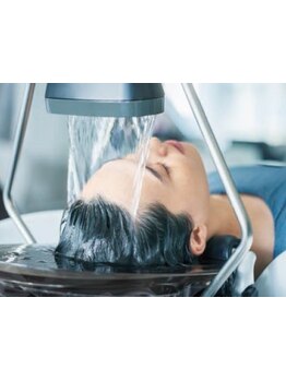 【花田】SNSで話題の頭浸浴を導入☆毛穴の汚れを落とし、血行促進！リフトアップ効果も◎