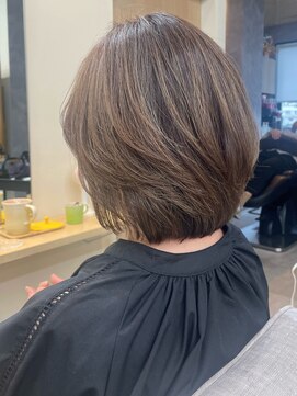 バッカ 横浜桜木町店(BACCA) 大人映えオリーブグレー、レイヤーボブ